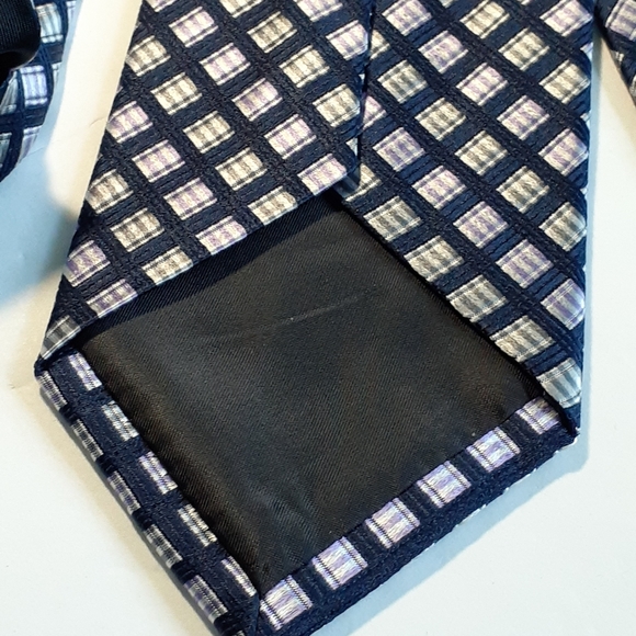 Micheal Kors Silk Geometric Diagonal Grid Necktie - Picture 4 of 6